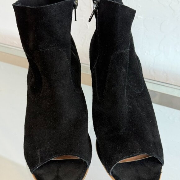 Steve Madden Black Peep-Toe Booties – Size 8M - Picture 2 of 7